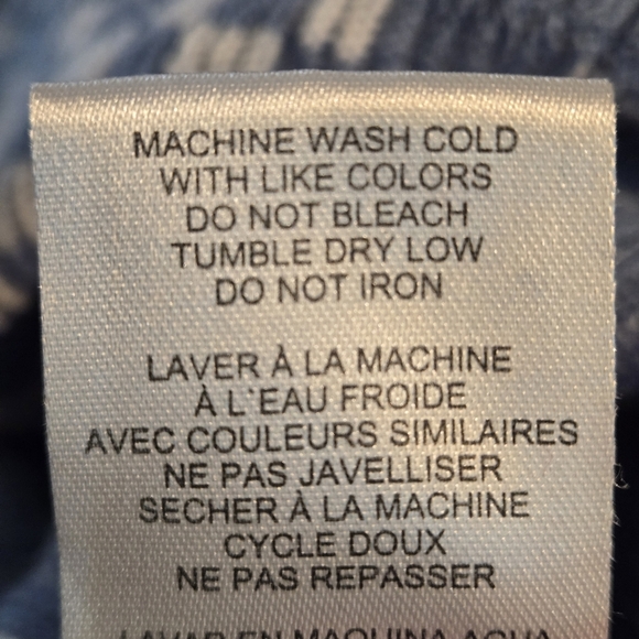 Disney Lilo & Stitch Festive Blue n White Crewneck Sweater Cozy Junior Girls XL - Picture 10 of 13